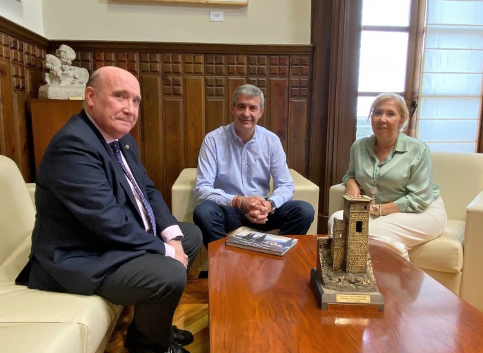 Imagen de Álvaro Gutiérrez con José María y Rosario San Román