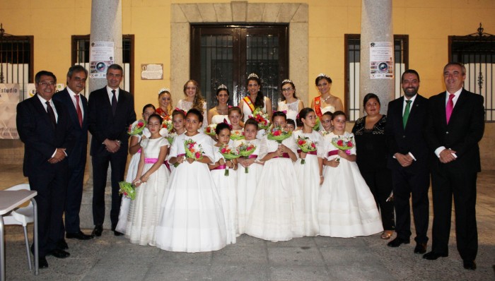 Álvaro Gutiérrez en las fiestas de la Sementera de Torrijos, con autoridades y reinas y damas