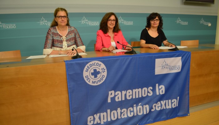 Imagen de Ana Gómez, en el centro, junto a María Jesús Fernández y Cintia Martín-Blas
