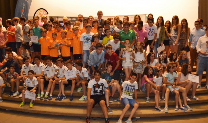 Foto de archivo de entrega de premios al deporte escolar, presididos por Álvaro Gutiérrez