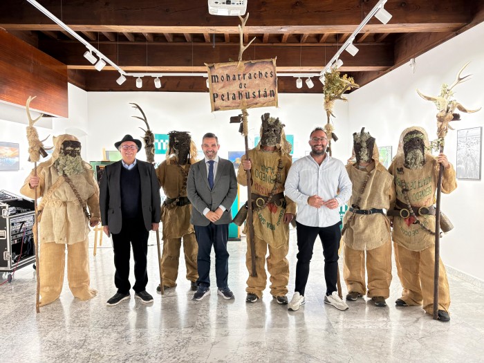 Imagen de Romera y Roberto García con los Moharraches