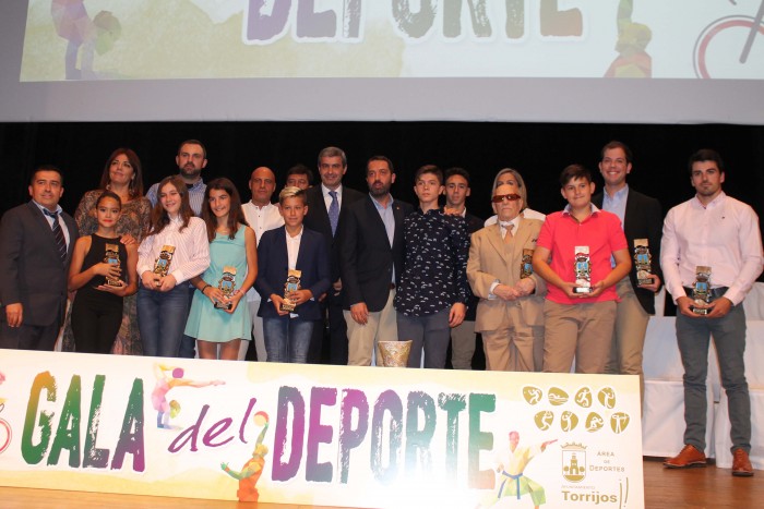 Imagen de Foto de familia de todos los premiados en la Gala del Deporte de Torrijos