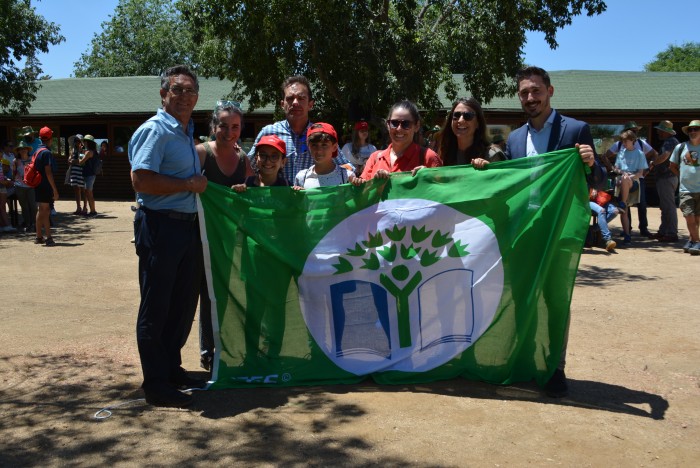 José Antonio Ruíz en la entrega de las banderas verdes