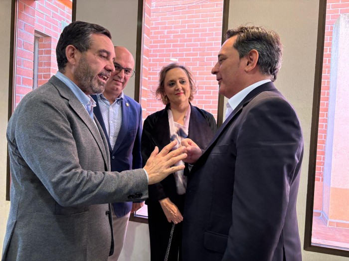 Imagen de Joaquín Romera y Soledad de Frutos en la jornada sobre el calzado