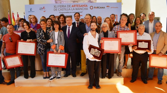 Foto de familia con todos los premiados