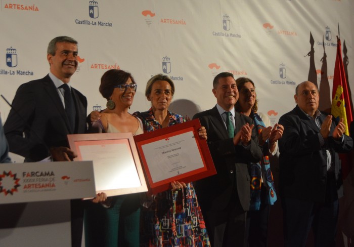 Álvaro Gutiérrez en un momento de la entrega de premiso artesanos