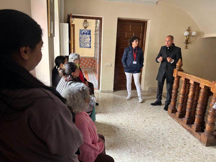 Imagen de Visita Olías del Rey ayudas emergencia social