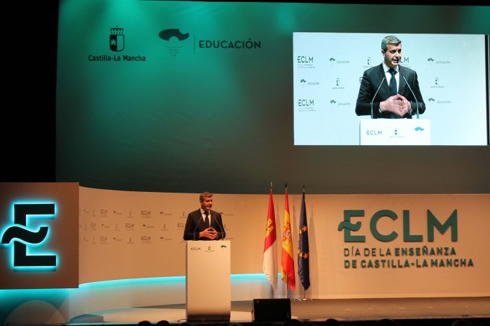 Álvaro Gutiérrez interviene en elacto del Día de la Enseñanza de Castilla-La Mancha