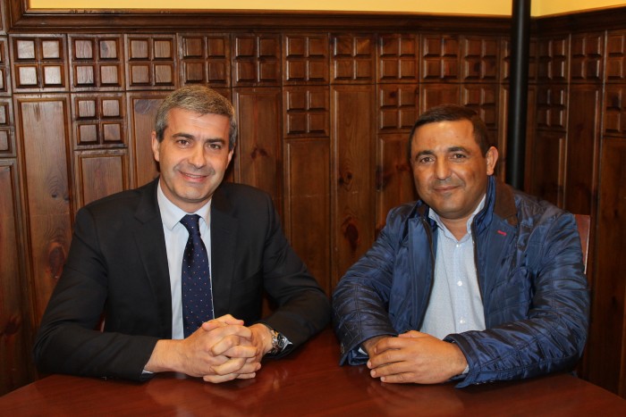Imagen de Álvaro Gutiérrez con José Carlos Sánchez, alcalde de Mejorada