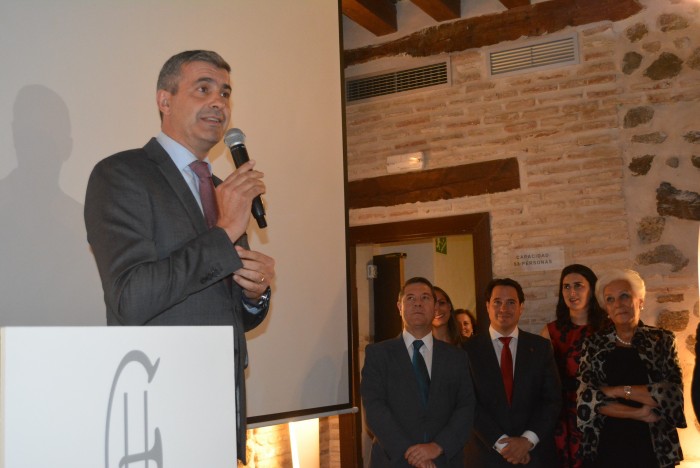 Imagen de Álvaro Gutiérrez en el acto de aniversario de los 30 años del hotel Pintor el Greco de Toledo