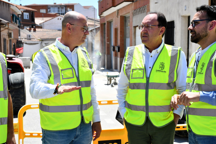 26052026 Guerrero y el alcalde de Fuensalida visitan las obras de las calles de la localidad 8