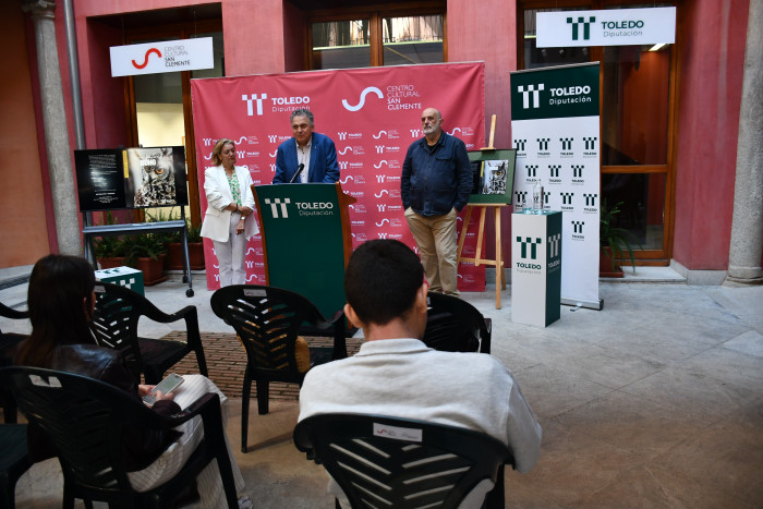Presentación con el oído de un buho