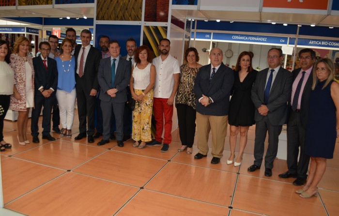 Imagen de Page y Gutiérrez con alcaldes de la provincia