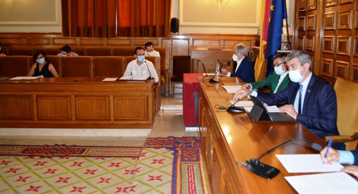 Álvaro Gutiérrez en el pleno de la Diputación de Toledo