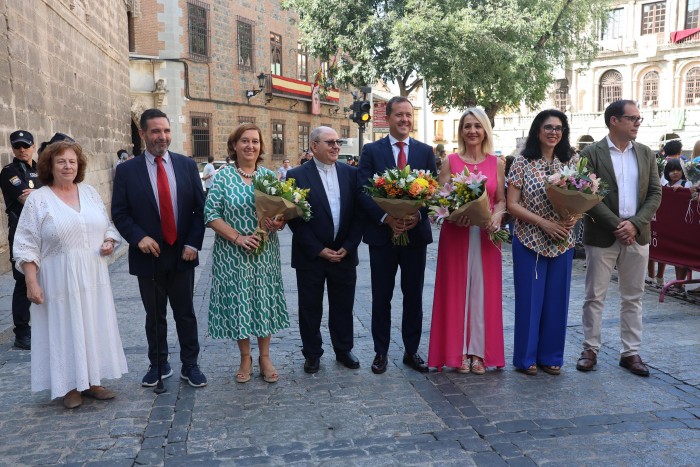 18062025 Cedillo participa en la ofrenda floral del Corpus 1