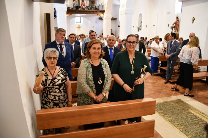Imagen de La presidenta, la alcaldesa y la Hermanda Mayor de la Hermandad