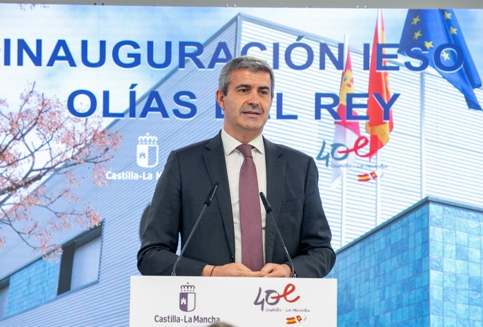 Imagen de Álvaro Gutiérrez en la inauguración de IESO de Olías del Rey