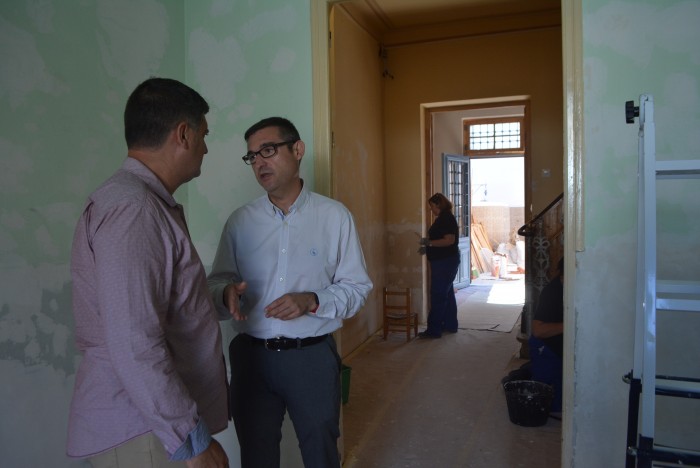 Imagen de Fernando Muñoz y Alfonso Arriero visitando el proyecto 