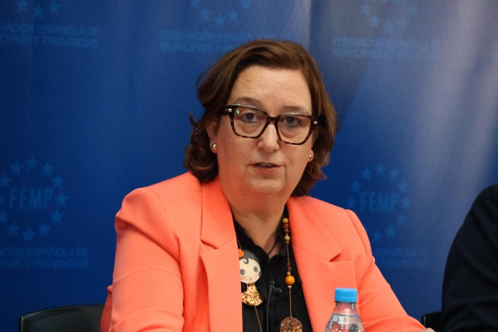 Imagen de 20112025 Cedillo jornada diputaciones de la FEMP 7