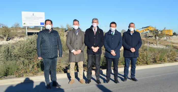 Imagen de Álvaro Gutiérrez y José Luis Escudero en las obras de la planta de tratamiento