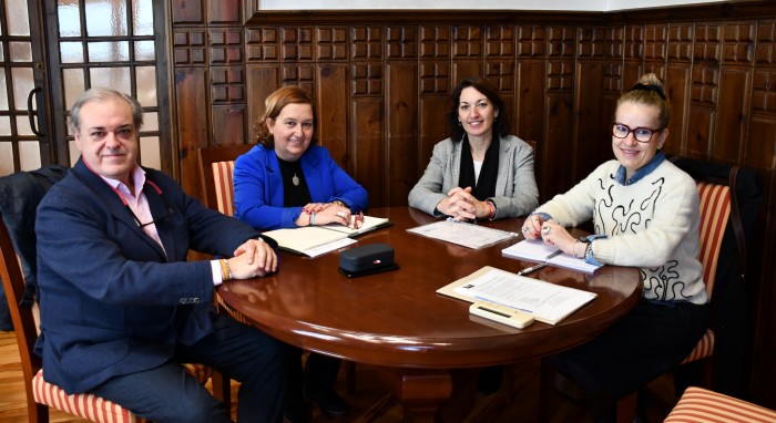 Imagen de Cedillo y Junta Directiva de APAT