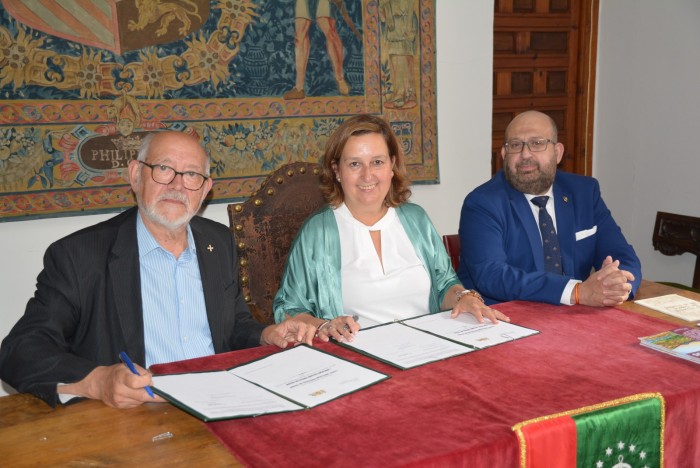 Imagen de Firma convenio con la Asociación Montes de Toledo