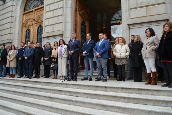 Imagen de Álvaro Gutiérrez en el acto de Diputación por el 25N