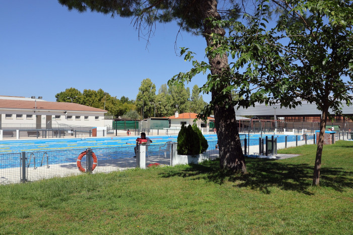 03092026 Cedillo visita piscina Torrijos 3