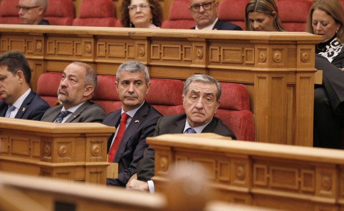 Un momento de acto institucional en el salón de plenos