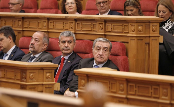 Imagen de Un momento de acto institucional en el salón de plenos