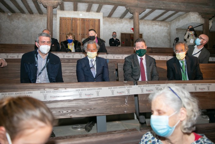 Imagen de Álvaro Gutiérrez visita el Parque Puy Du Fou el día de su apertura en 2021