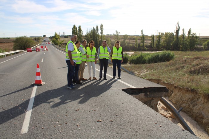 Imagen de Cedillo visita las obras de la carretera TO-1927 (1)