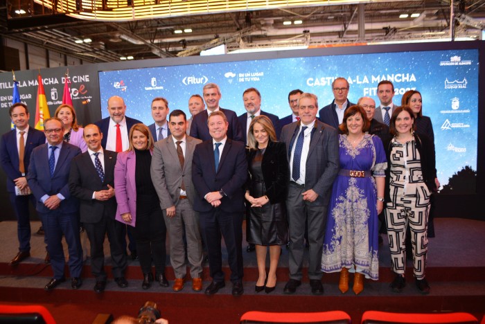 Imagen de Foto de familia en la inauguración del stand de Castilla-La Mancha