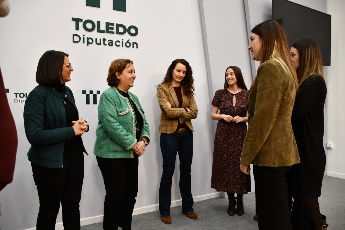 22022026 Cedillo y Martín con agentes de igualdad Diputación 1