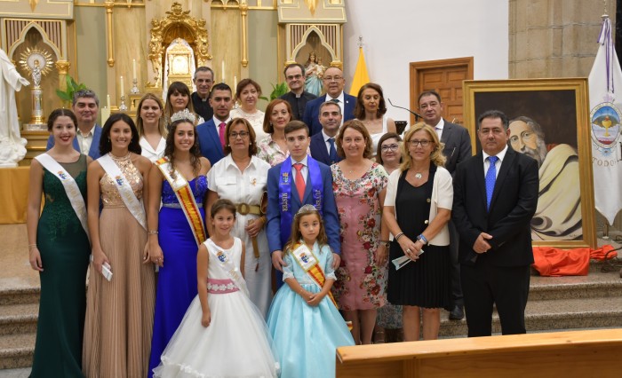 Imagen de Conchi Cedillo con las reinas y Damas de las fiestas Navahermosa