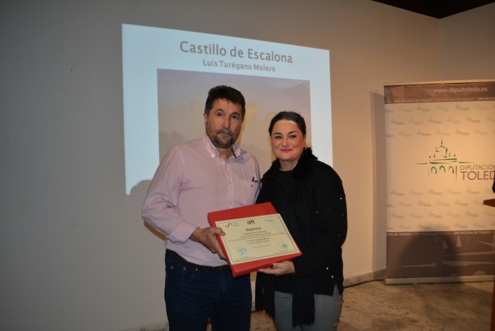 Imagen de Cristina Cebas entrega el segundo premio