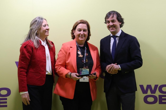  Concepción Cedillo recogiendo el galardón