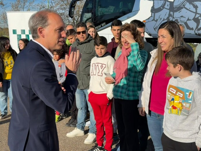  Daniel Arias despide a los participantes