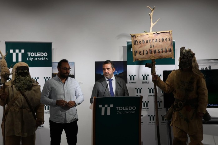 Joaquín Romera interviene en la presentación de los Moharraches