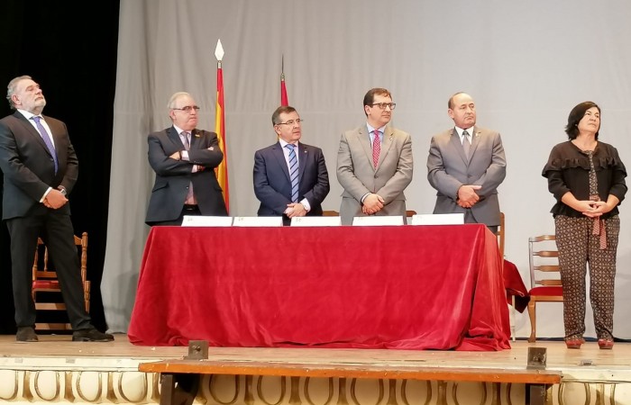 Imagen de Ángel de Vega en el teatro Lope de Vega de Ocaña en el acto del Día de la Merdec