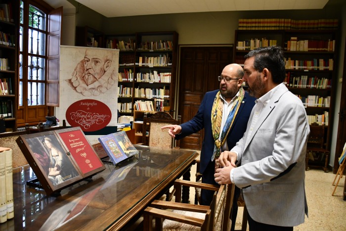  Joaquín Romera y Tomás Arribas inaugurando las exposiciones