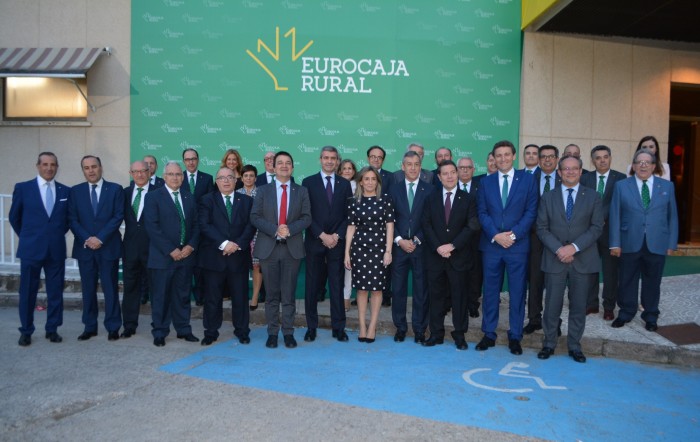 Imagen de Foto previa ala cena de hermandad de Eurocaja Rural