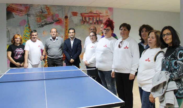 Jaime Corregidor y Ángel de Vega con los técnicos y alumnos