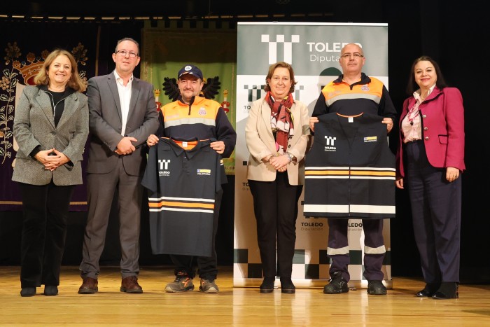 Cedillo entrega material a las agrupaciones de Protección Civil