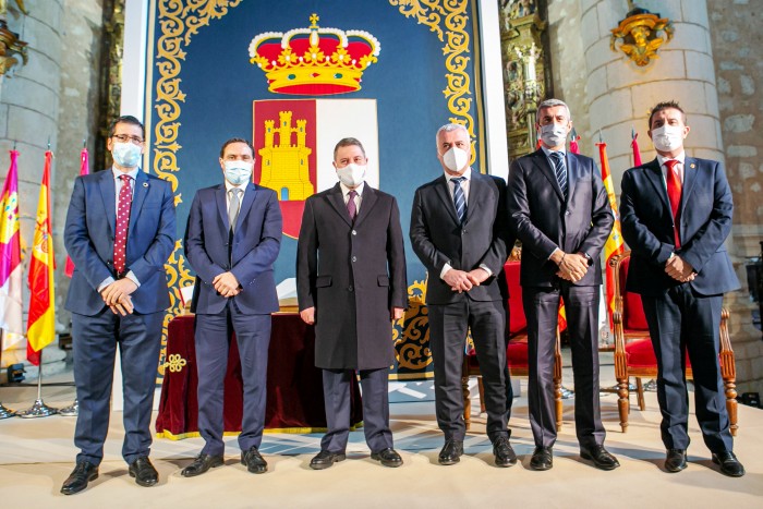 Imagen de Álvaro Gutiérrez con el presidente de Castilla-La Mancha y los presidentes provinciales