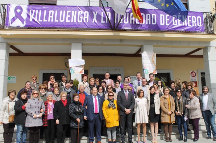 Imagen de Álvaro Gutiérrez en Villaluenga de la Sagra en la presentación de actos por la igualdad