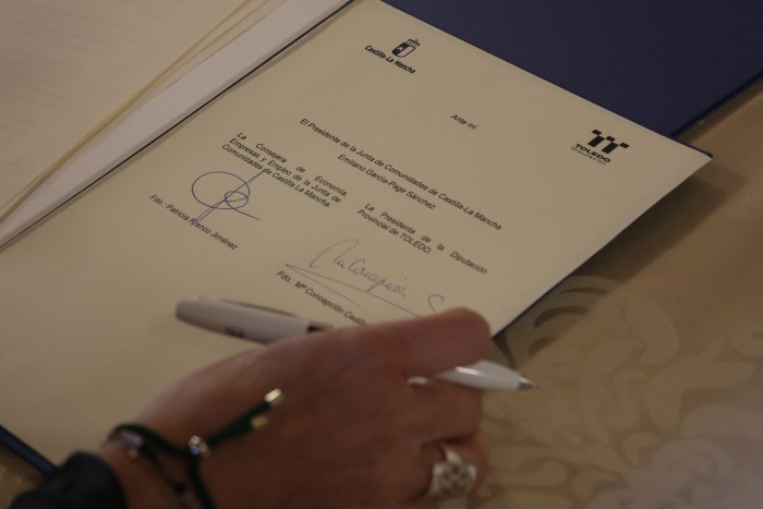 Imagen de Firma del Plan Activo de Empleo