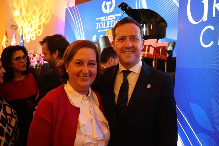 La presidenta con el alcalde de Toledo