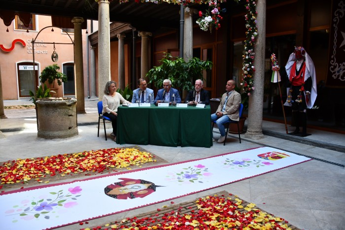 Imagen de 21052025 Galán presenta Corpus de Camuñas 5