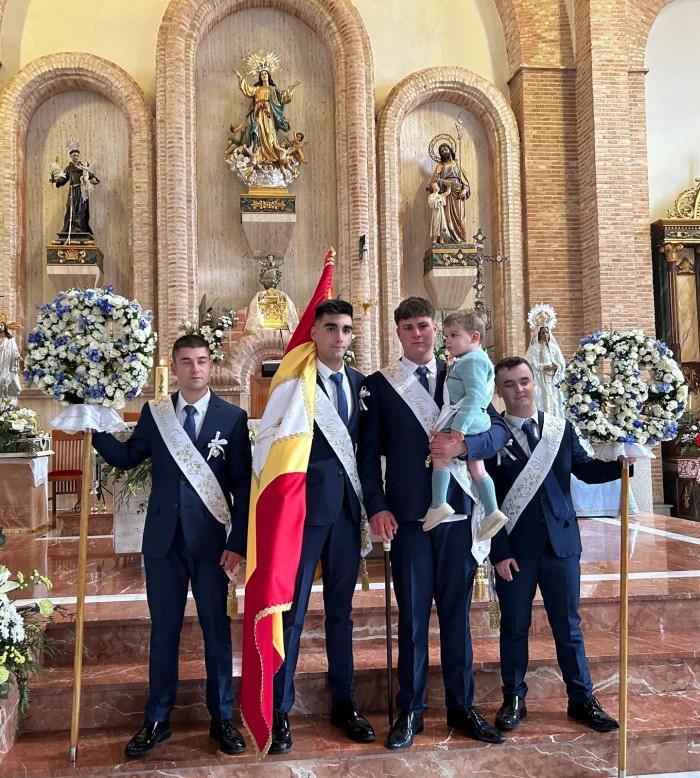 Imagen de Jóvenes que escenifican el Titaní